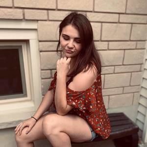 Meet your Posher, Julia